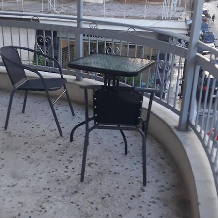 Central Apartments Eretria Екстериор снимка