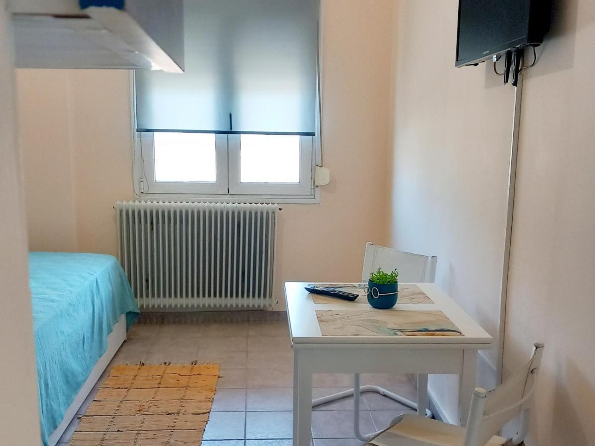 Central Apartments Eretria Екстериор снимка