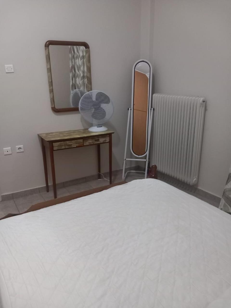 Central Apartments Eretria Екстериор снимка