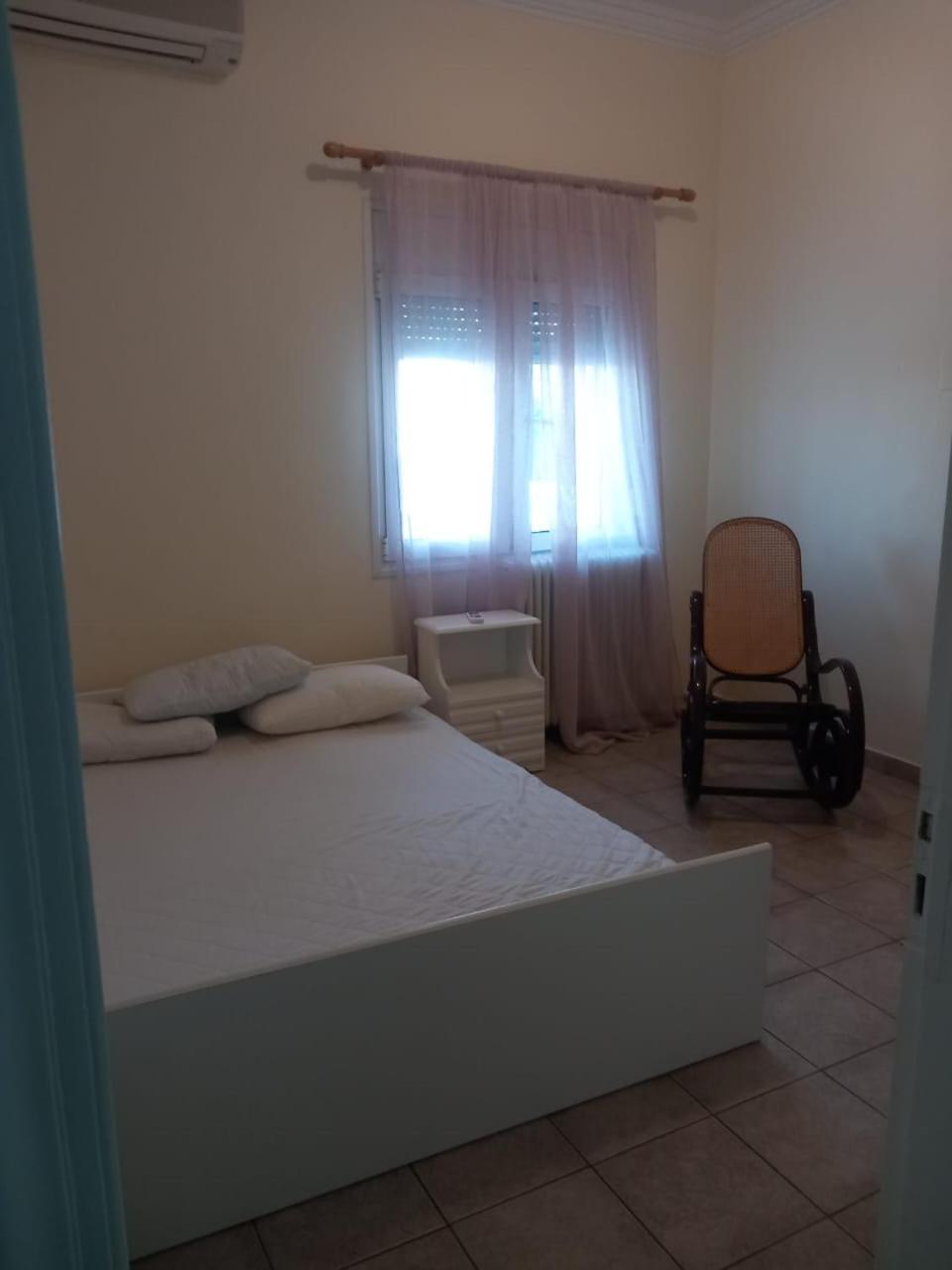 Central Apartments Eretria Екстериор снимка