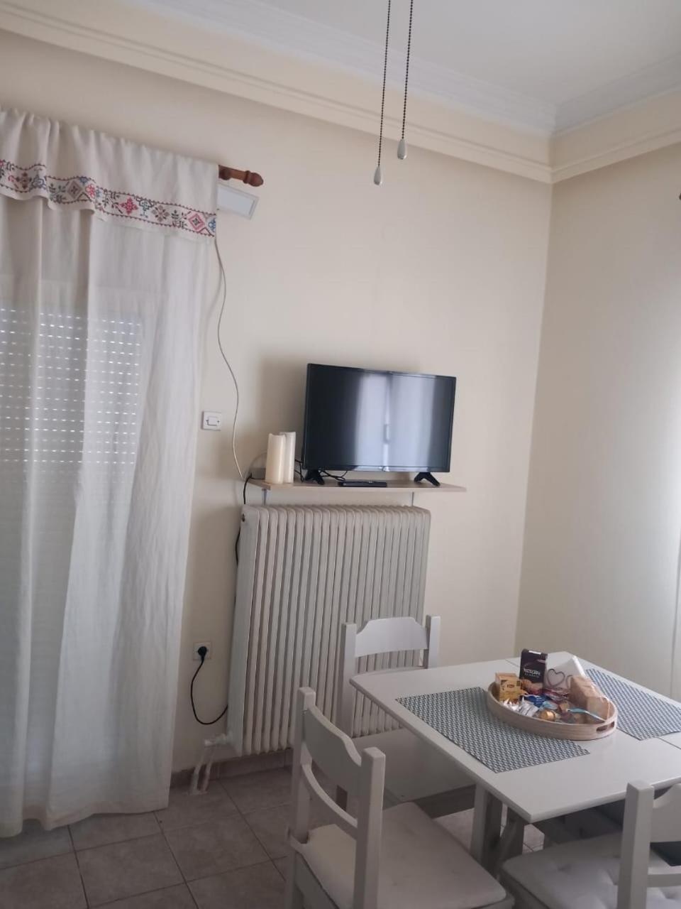 Central Apartments Eretria Екстериор снимка