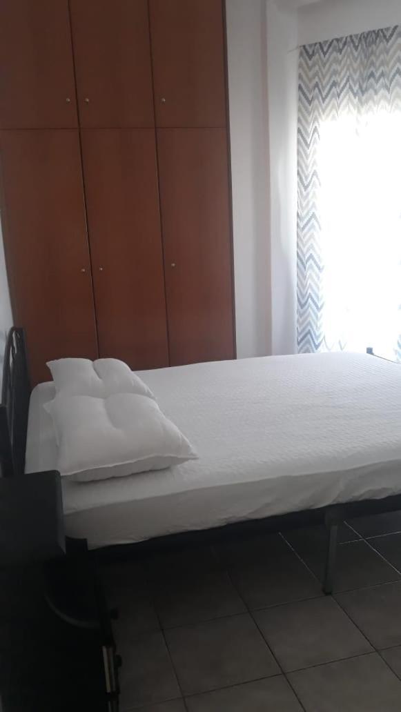 Central Apartments Eretria Екстериор снимка