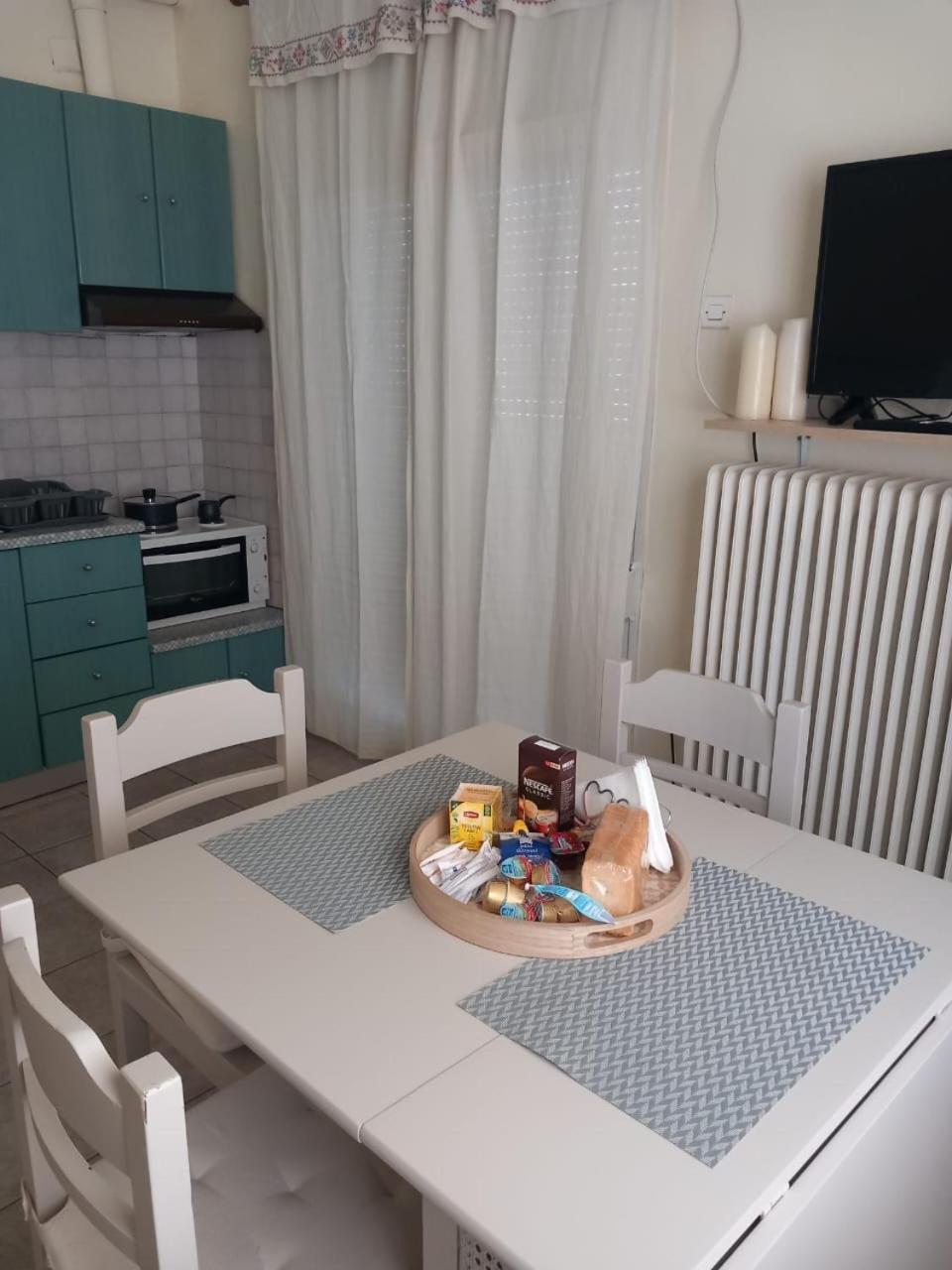 Central Apartments Eretria Екстериор снимка