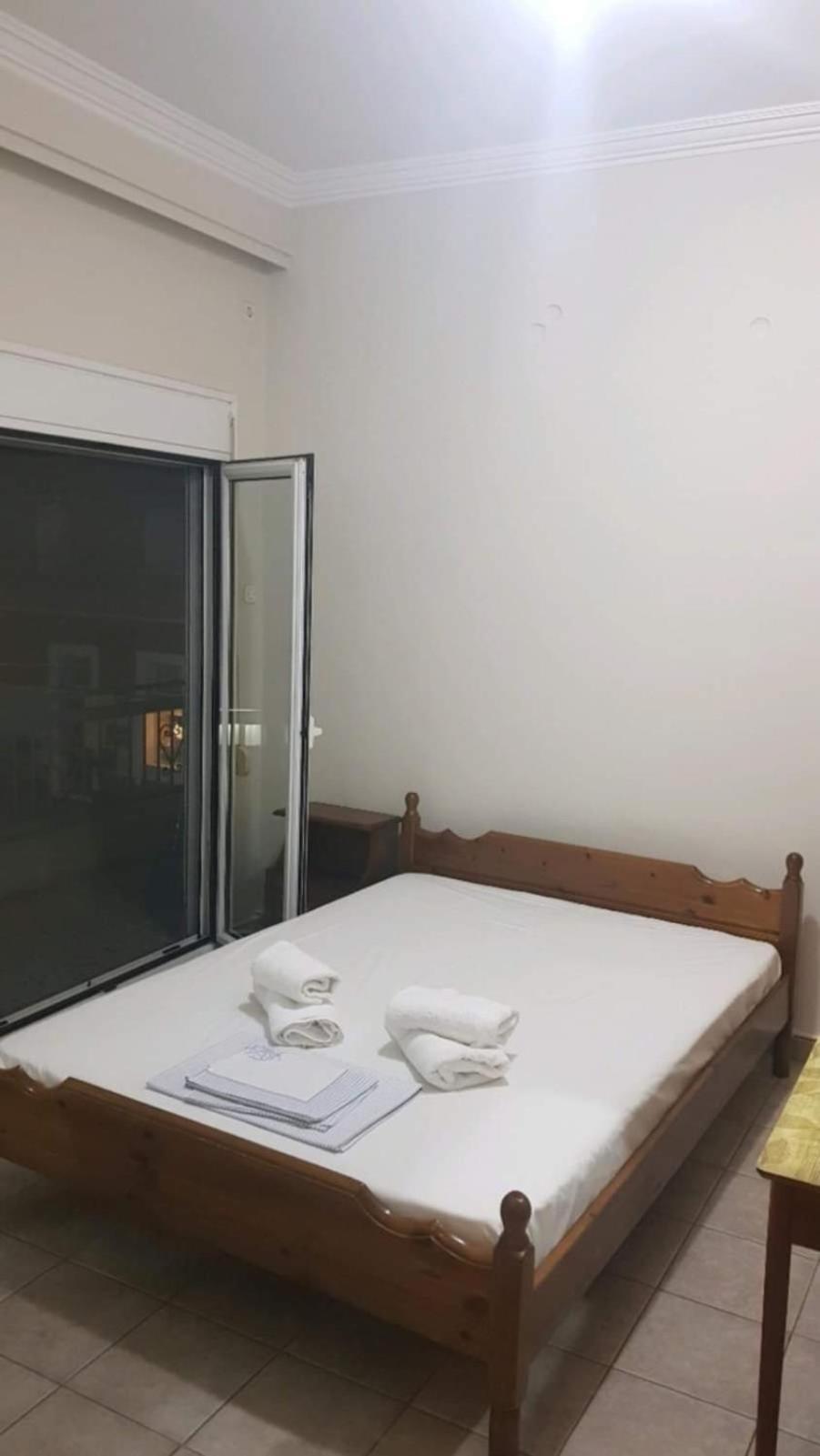 Central Apartments Eretria Екстериор снимка