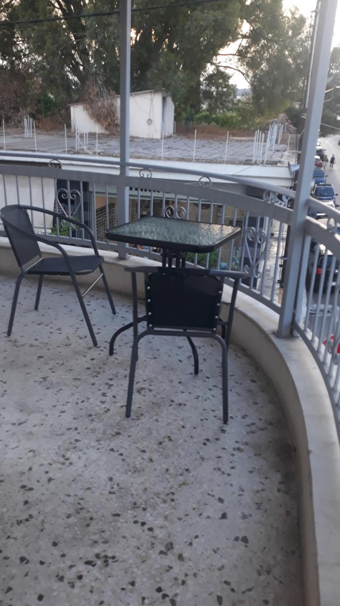 Central Apartments Eretria Екстериор снимка