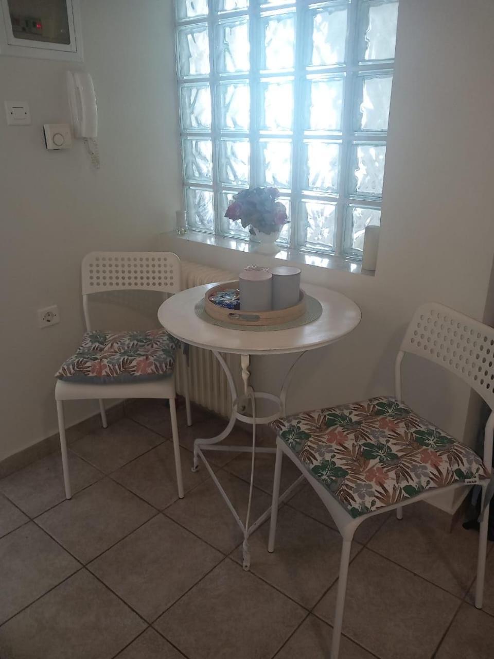 Central Apartments Eretria Екстериор снимка